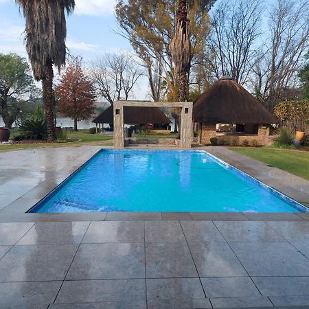 Lalamanzi River Lodge Vanderbijlpark Exterior photo